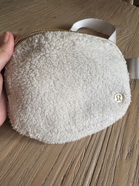 lululemon athletica Cream Sherpa Crossbody Belt Bag